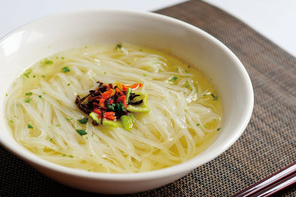 お米でできた麺で食べる米めん 塩ラーメン味　５０食